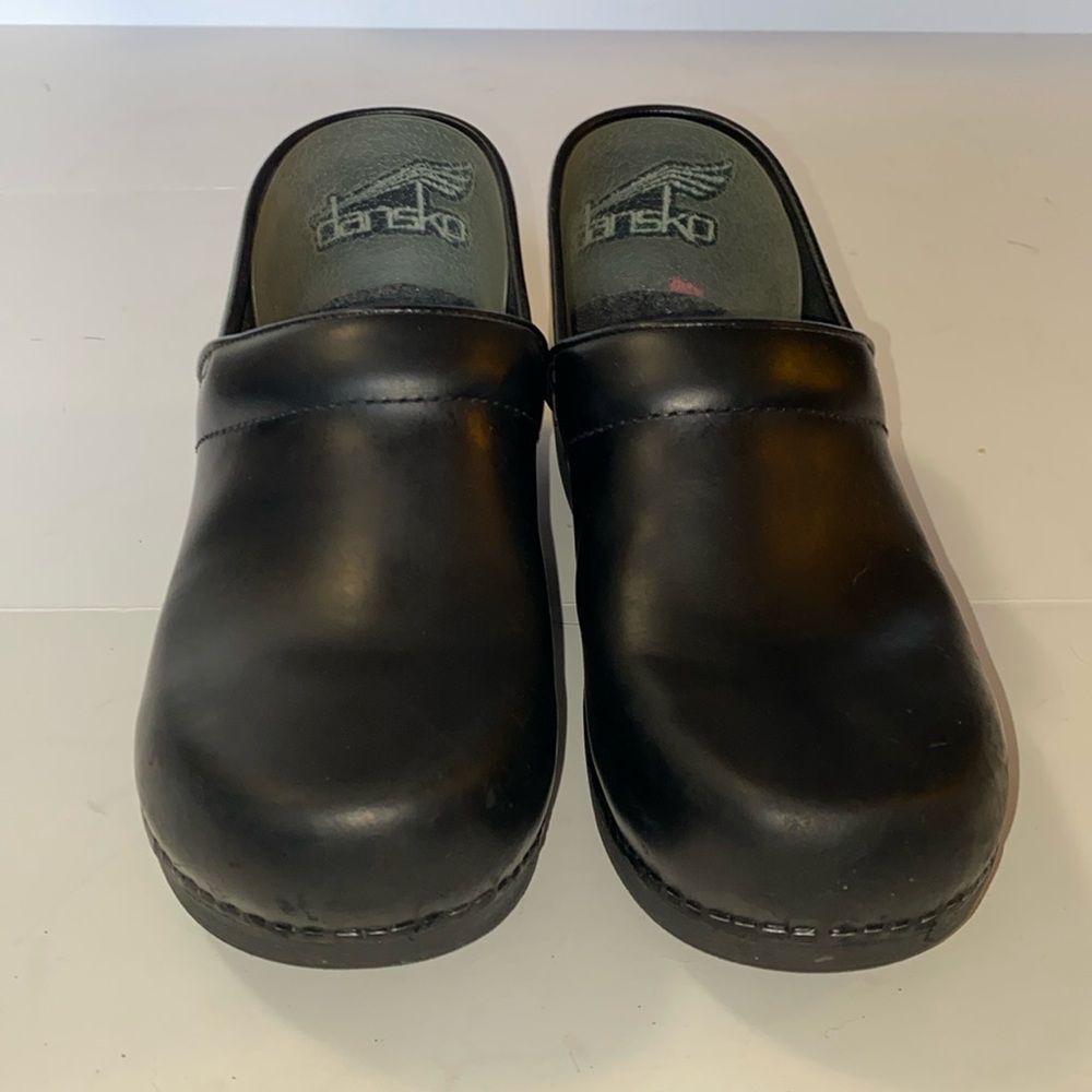 Women’s Dansko Professional Leather Clog Matte Black Size 40